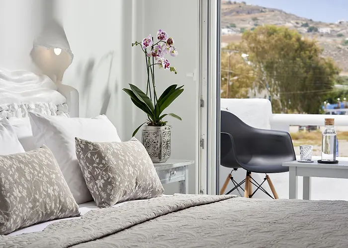 Milos 2* Adamantas (Milos)