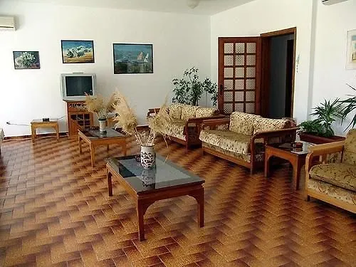 Milos 2* Adamantas (Milos)