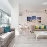 Milos מלון