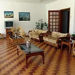Milos 2* אדאמאס