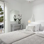 Milos Hotel
