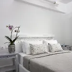 Milos 2* Adámas