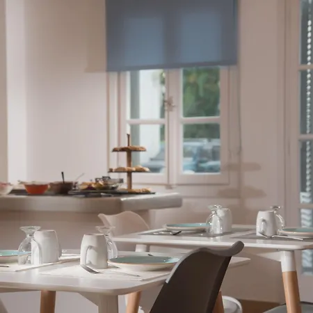 Milos Hotel 2*
