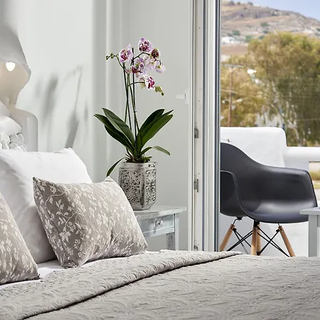 Milos 2* Adamantas (Milos)