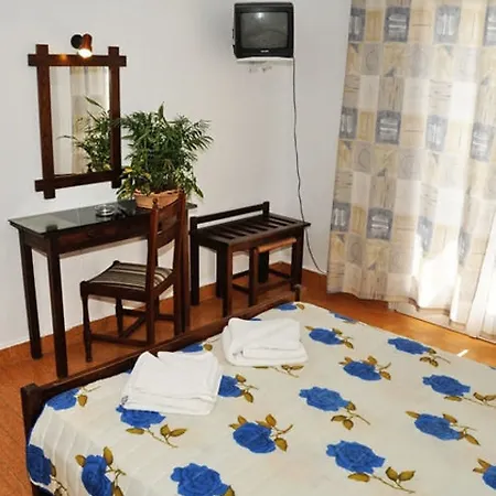 Hotel Milos
