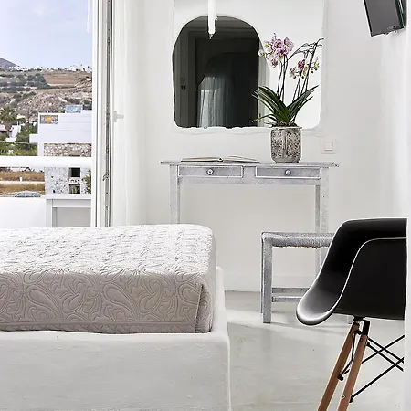 Milos Adamantas (Milos)