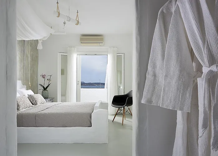 Milos 2* Adamantas (Milos)